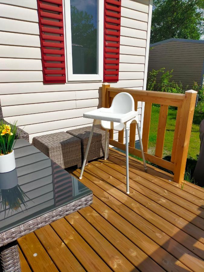 Bj Chalets - De Rug 3 - Vakantiepark Lauwersoog - Luxe Chalet Met Vaatwasser En Inloopkast! Vroege Incheck! Met Airco! Exterior foto